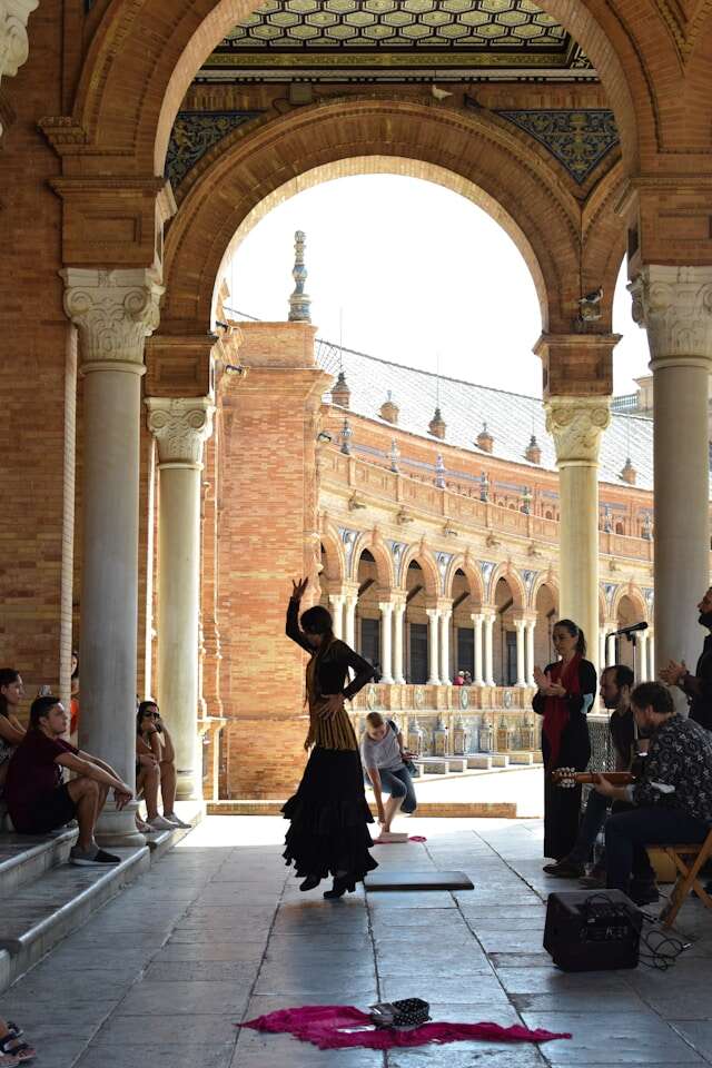 Vrouw die flamenco danst